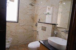 Lime Tree 2 Bhk Apartment Golf Course