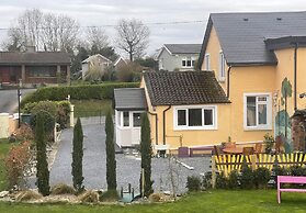 B&B and Self Catering Mon Petit Cottage