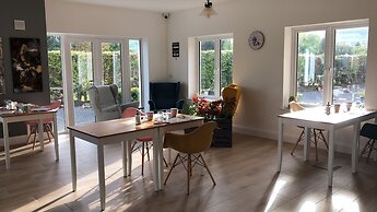 B&B and Self Catering Mon Petit Cottage
