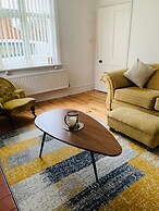 Elegant 3BD Edwardian Home Warminster