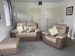 Cottage - Sleeps 4 - Dog Friendly - Parking