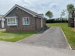 Cottage - Sleeps 4 - Dog Friendly - Parking