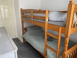 Cottage - Sleeps 4 - Dog Friendly - Parking