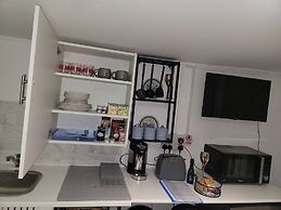 Hidden Treasure- 2 Beds Sleeps 3 Gillingham