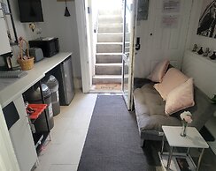 Hidden Treasure- 2 Beds Sleeps 3 Gillingham