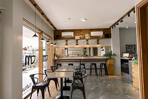 Madonna Hometel and Suites New Pandan