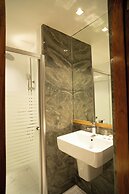 Madonna Hometel and Suites New Pandan