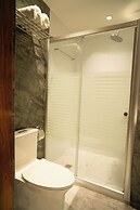 Madonna Hometel and Suites New Pandan