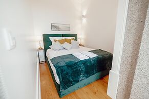 Downtown Premium Apartment by Vacationy