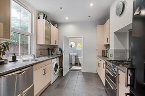 Inviting 3-bed House in Beckenham