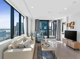 Sky Tower Views | 2 Bed 2 Bath CBD | Zodiak Stays