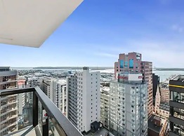 Sky Tower Views | 2 Bed 2 Bath CBD | Zodiak Stays