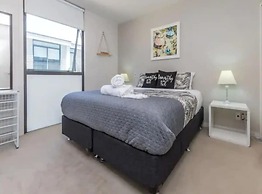 Wynyard Viaduct Harbour 2BR+Parking: Zodiak Stays