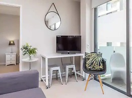 Wynyard Viaduct Harbour 2BR+Parking: Zodiak Stays