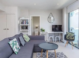 Wynyard Viaduct Harbour 2BR+Parking: Zodiak Stays