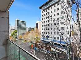 Central Modern Apt. w/ Working Space Zodiak Stays