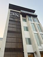 HOTEL THE ROYAL VISTA