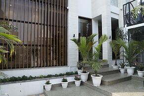 HOTEL THE ROYAL VISTA