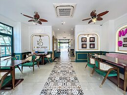 MARINA SEASIDE BOUTIQUE HOTEL