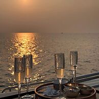 MARINA SEASIDE BOUTIQUE HOTEL
