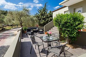 MYTHOS BUNGALOWS