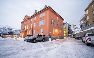 Enter St. Elisabeth Suites