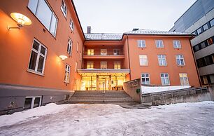 Enter St. Elisabeth Suites