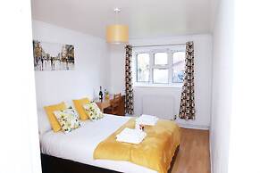 Lovely 2-bed Apartment in Harrow