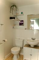 Beautiful 1-bed Apartment in Redhill