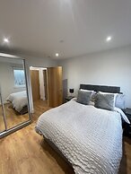 Spacious 2-bed Apartment in Whyteleafe