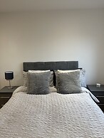 Spacious 2-bed Apartment in Whyteleafe