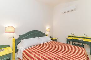 1 Ala Birdi Cottage 150m From The Beach