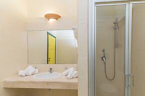1 Ala Birdi Cottage 150m From The Beach
