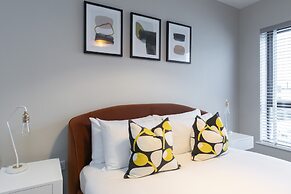 Elliot Oliver - Chic 2 Bedroom Town Centre Apartment