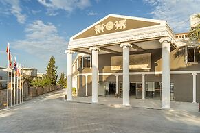 Lucas Didim Resort