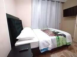 hotel golden suite.