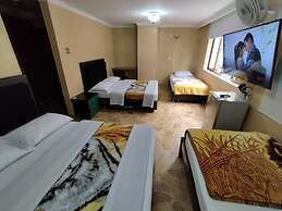 hotel golden suite.