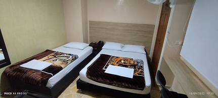 hotel golden suite.