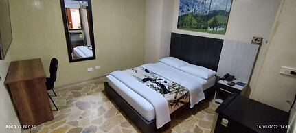 hotel golden suite.
