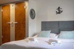 Botel Marina