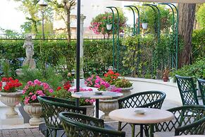 Palace Hotel Domus Mea