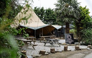 Honeycomb Lodge