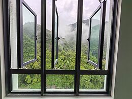 Mountain & Theme Park Views' Cozy Suite