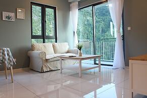 Mountain & Theme Park Views' Cozy Suite