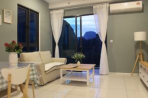 Mountain & Theme Park Views' Cozy Suite