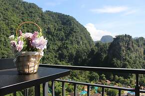 Mountain & Theme Park Views' Cozy Suite