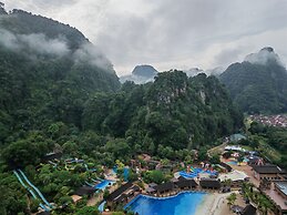 Mountain & Theme Park Views' Cozy Suite
