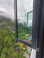 Mountain & Theme Park Views' Cozy Suite