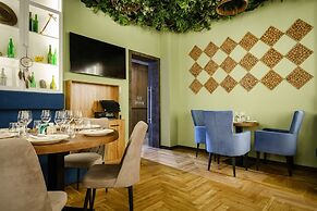 Grand Mildom Hotel