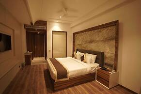 Classic Sapphire Ananta Bundi